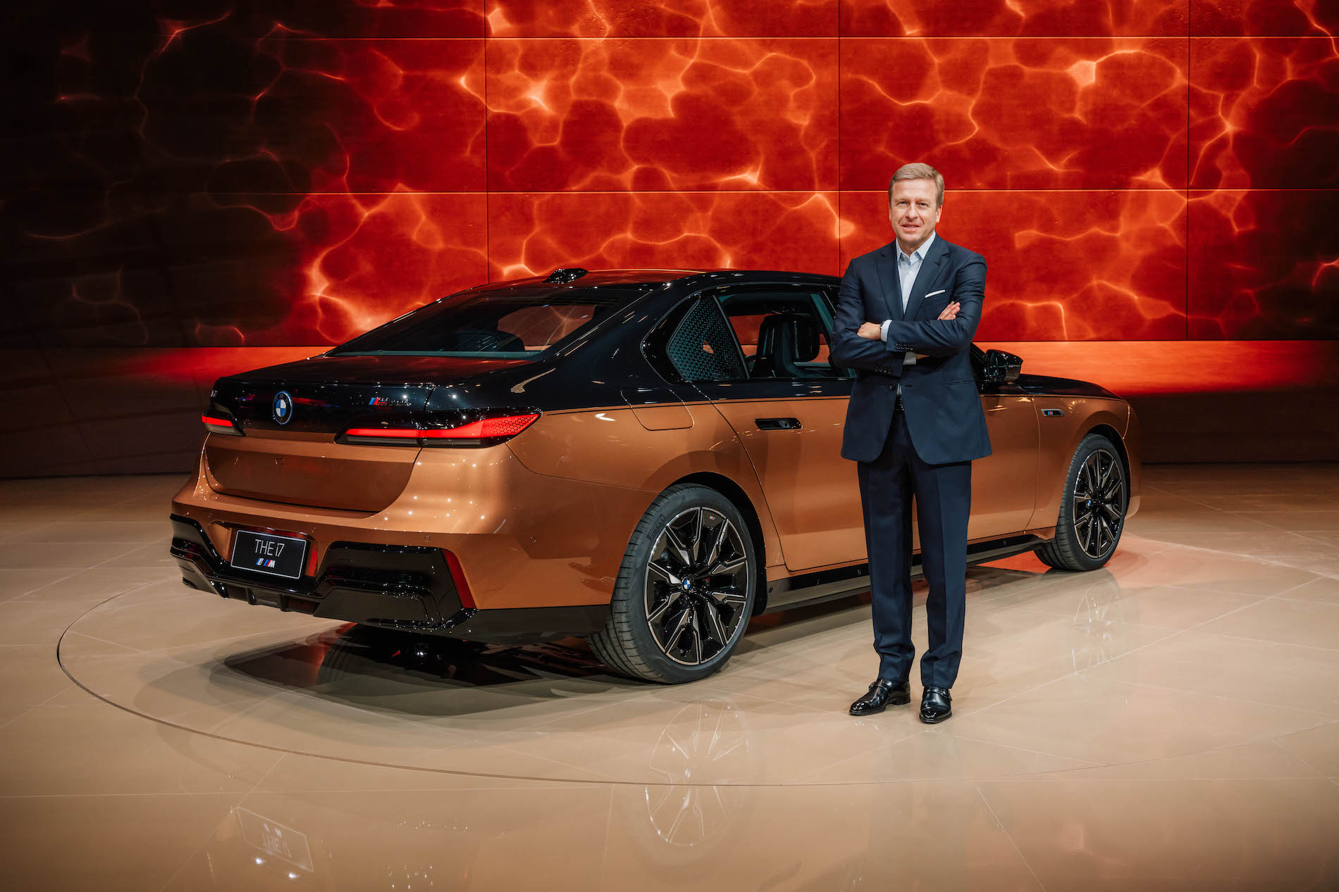 Name:  P90501451_highRes_the-bmw-i7-m70-xdriv.jpg
Views: 562
Size:  278.5 KB