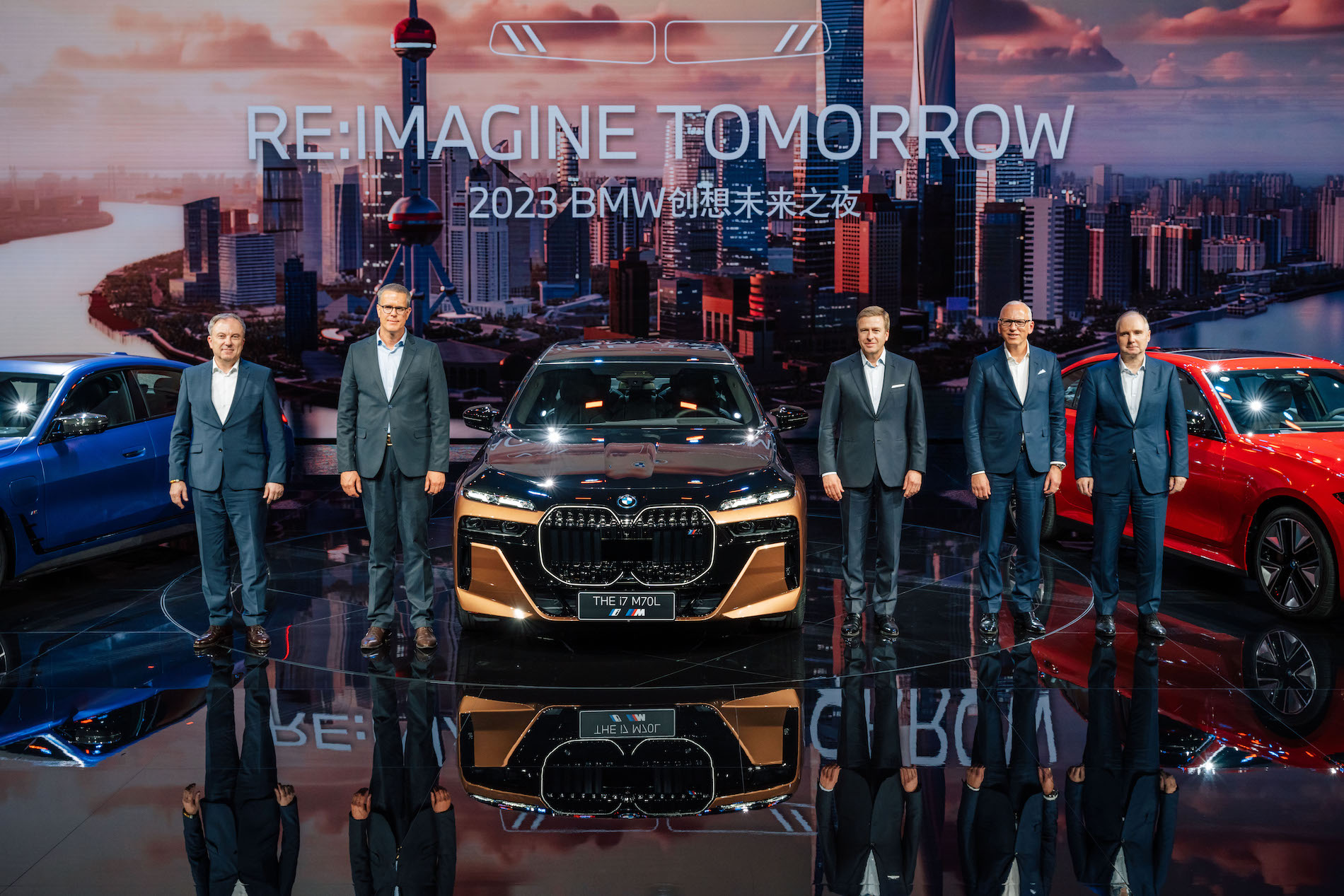 Name:  P90501436_highRes_the-bmw-i7-m70-xdriv.jpg
Views: 541
Size:  510.4 KB