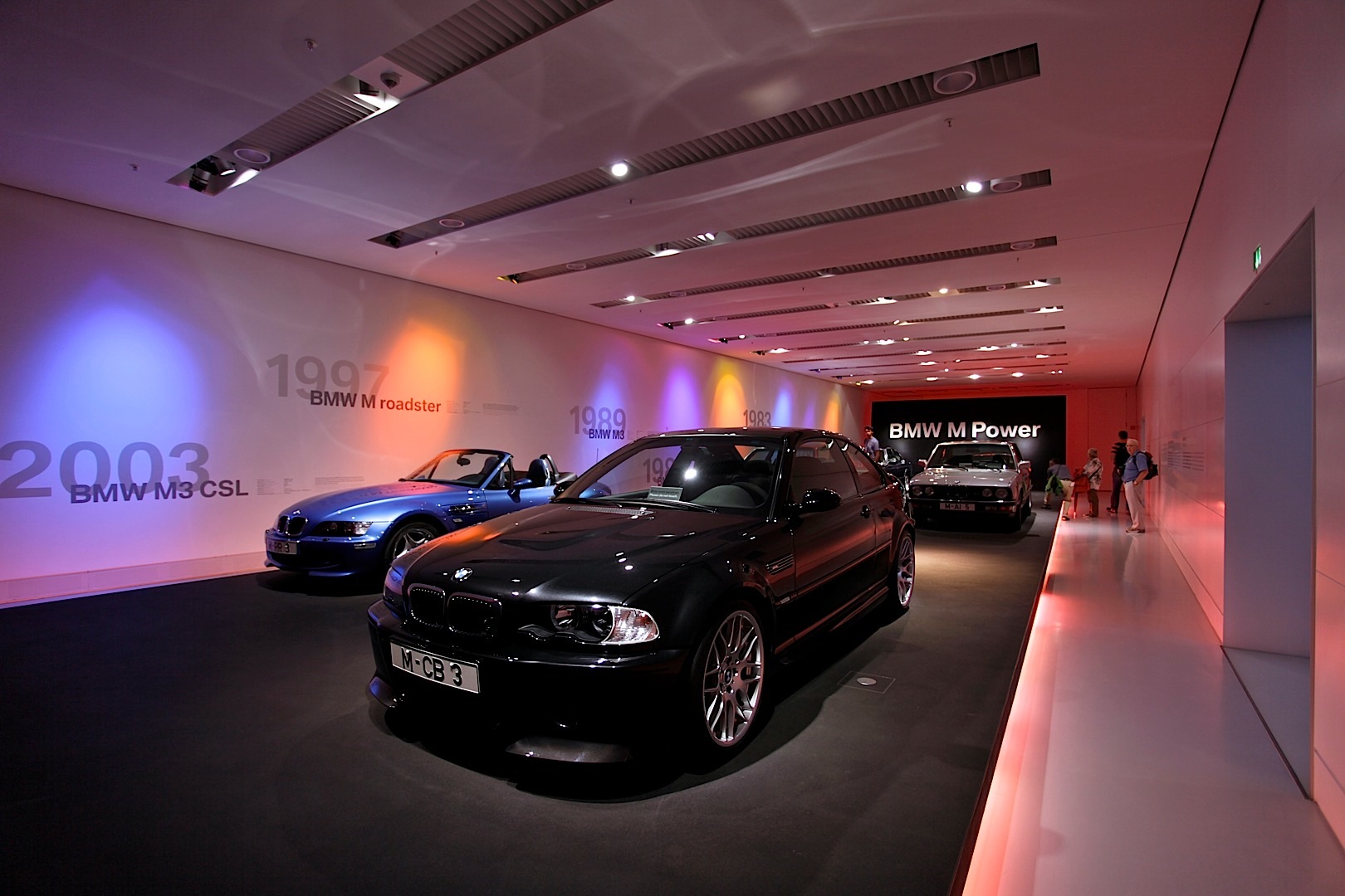 Name:  bmw-s-tower-and-museum-in-munich-celebrate-40-years-of-existence-1080p-23.jpg
Views: 3425
Size:  317.5 KB