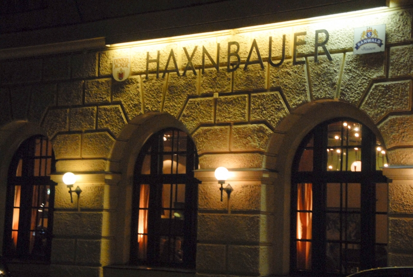 Name:  Haxnbauer im Scholastikahaus .jpg
Views: 12097
Size:  412.3 KB