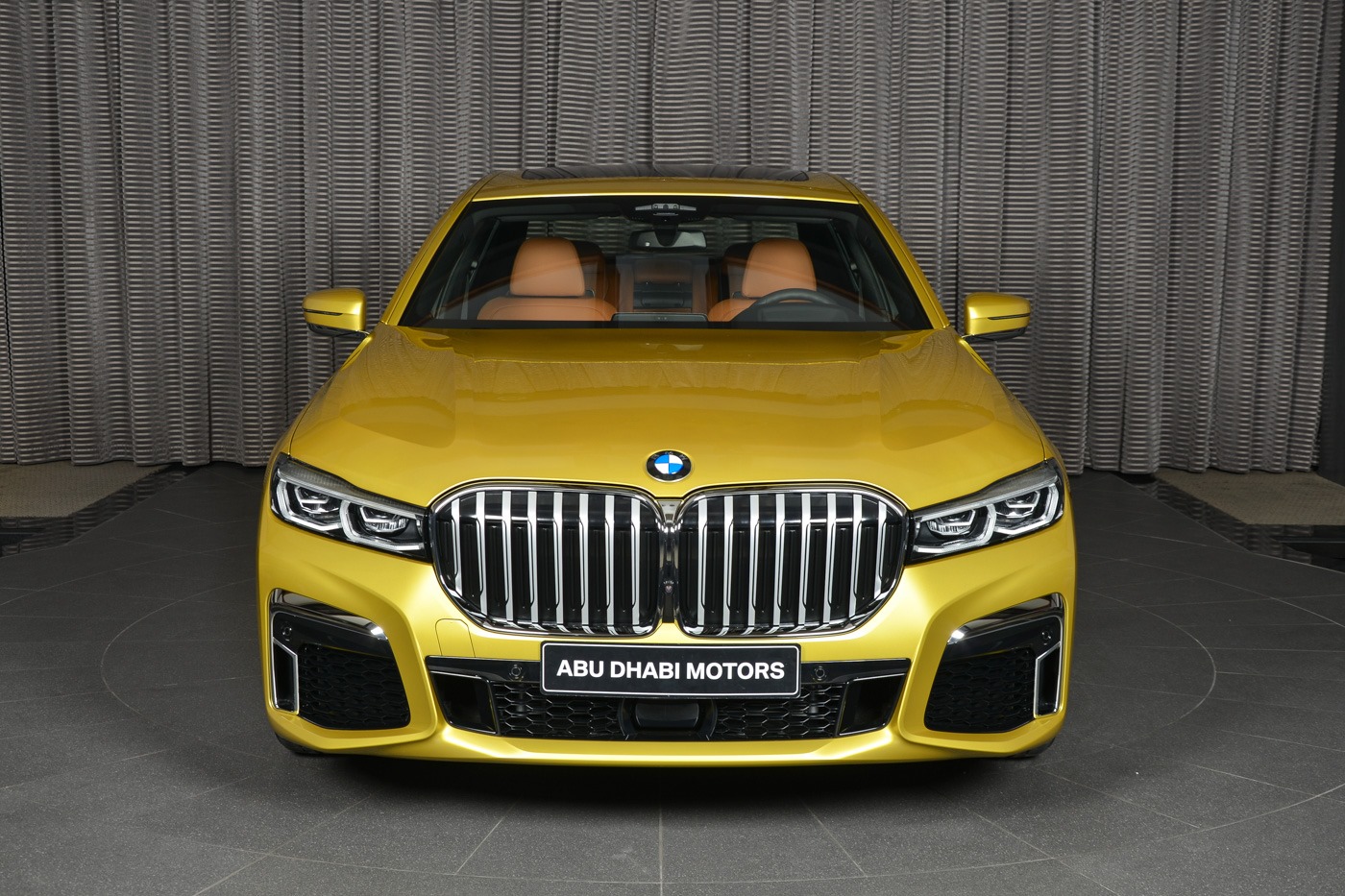 Name:  01-bmw-730li-geel-abu-dhabi.jpg
Views: 15786
Size:  375.2 KB