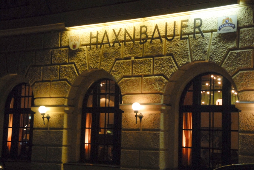 Name:  Haxnbauer im Scholastikahaus .jpg
Views: 11921
Size:  412.3 KB