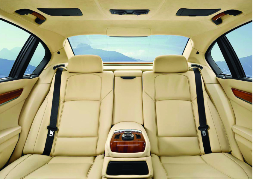 Name:  750_Individual_Leather_Champagne_Rear_Seat_View.jpg
Views: 3834
Size:  250.8 KB