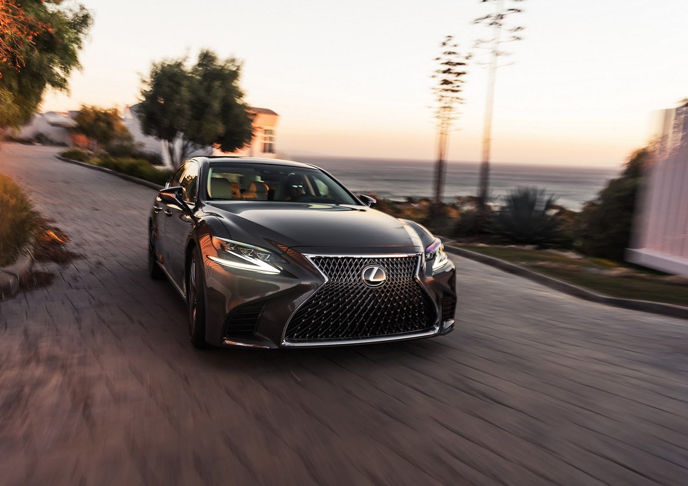 Name:  2018-Lexus-LS-11.jpg
Views: 3681
Size:  218.9 KB