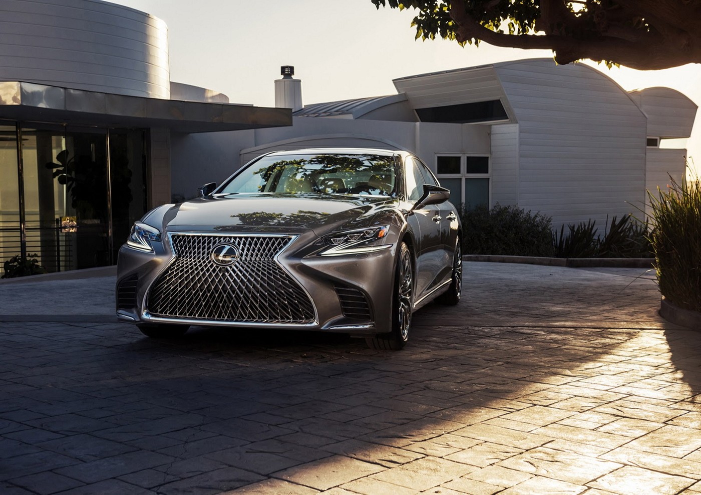 Name:  2018-Lexus-LS-7.jpg
Views: 3753
Size:  331.2 KB