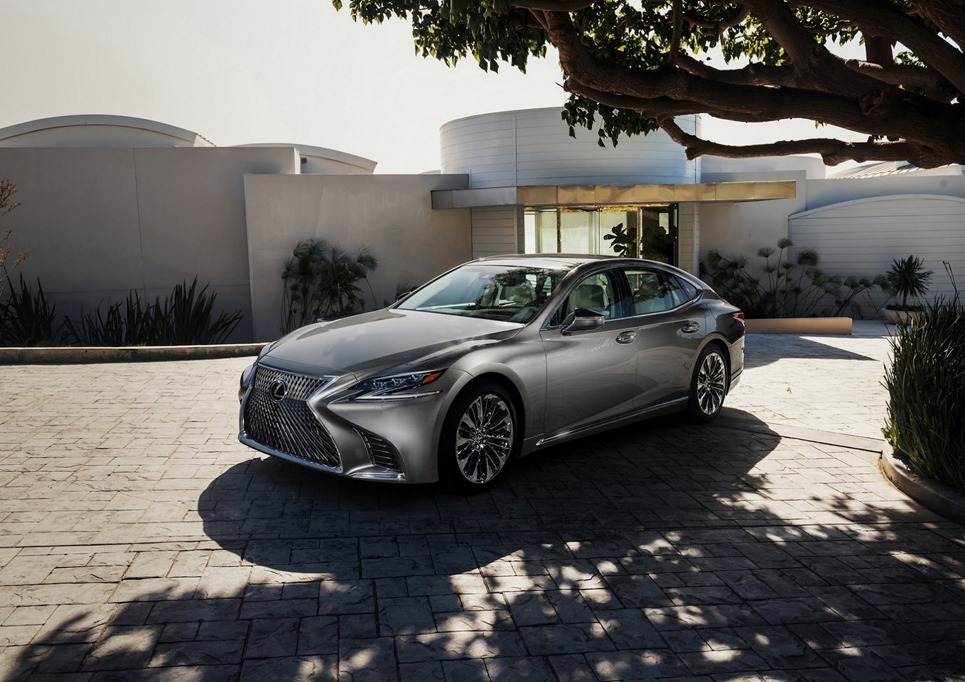 Name:  2018-Lexus-LS-6.jpg
Views: 3940
Size:  330.1 KB