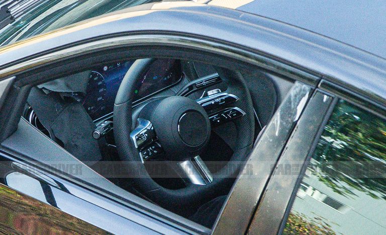 Name:  2022-mercedes-benz-c-class-spied-interior-1603986759.jpg
Views: 1780
Size:  90.5 KB