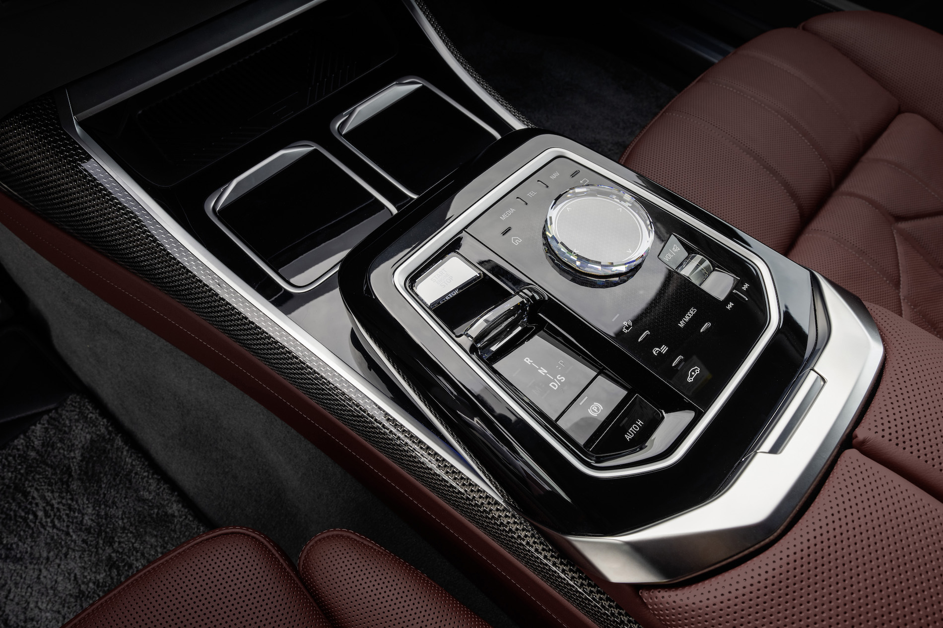 Name:  P90458215_highRes_the-new-bmw-760i-xdr.jpg
Views: 3511
Size:  610.7 KB