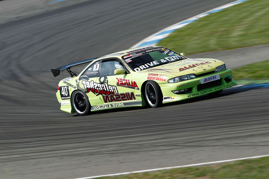 Name:  Carola-Mecan-Drifter40DriftChallenge-High-Performance-Days-2012-Hockenheimring-19-fotoshowImageN.jpg
Views: 2516
Size:  99.3 KB