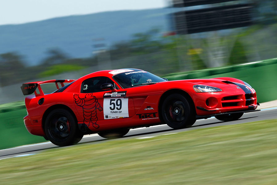 Name:  Dodge-Viper-ACR-TunerGP-2012-High-Performance-Days-2012-Hockenheimring-19-fotoshowImageNew-a6a09.jpg
Views: 2501
Size:  84.3 KB