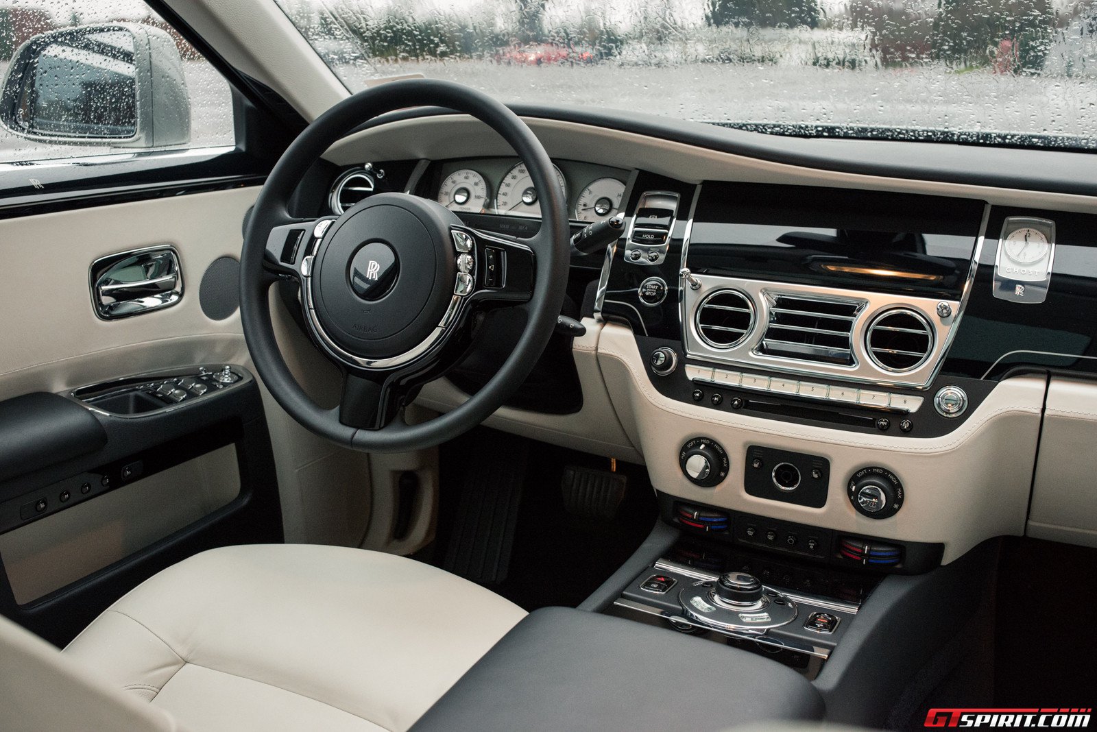 Name:  2014-Rolls-Royce-Ghost-EWB-Interior.jpg
Views: 727
Size:  359.2 KB